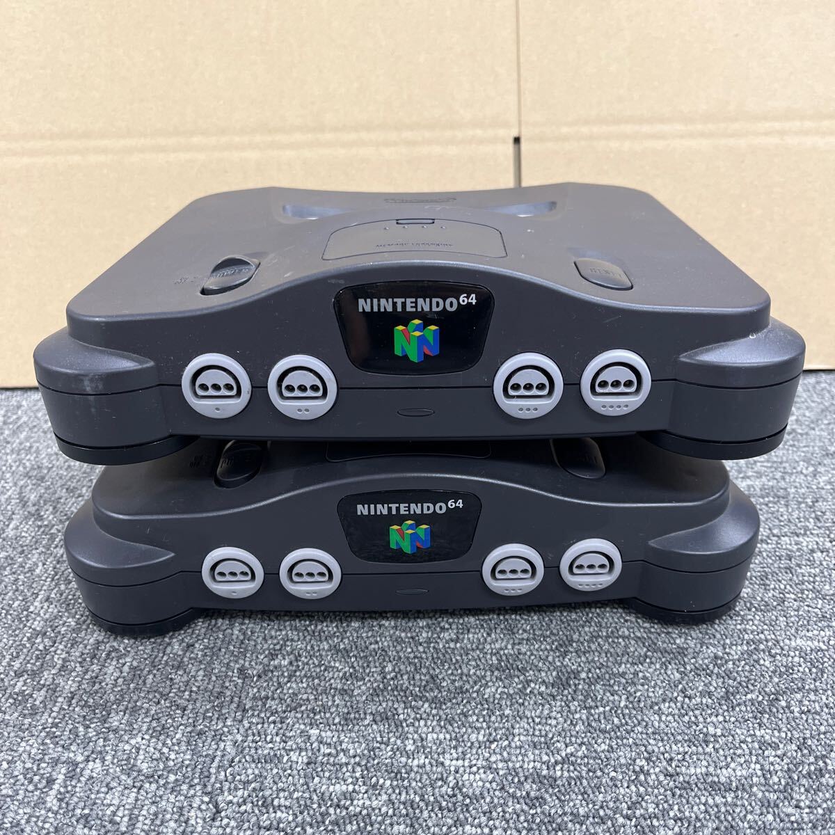 ☆952. ニンテンドー64 本体2点 NUS-001 任天堂 Nintendo ☆952. ニンテンドー64 本体2点 NUS-001 任天堂 Nintendo