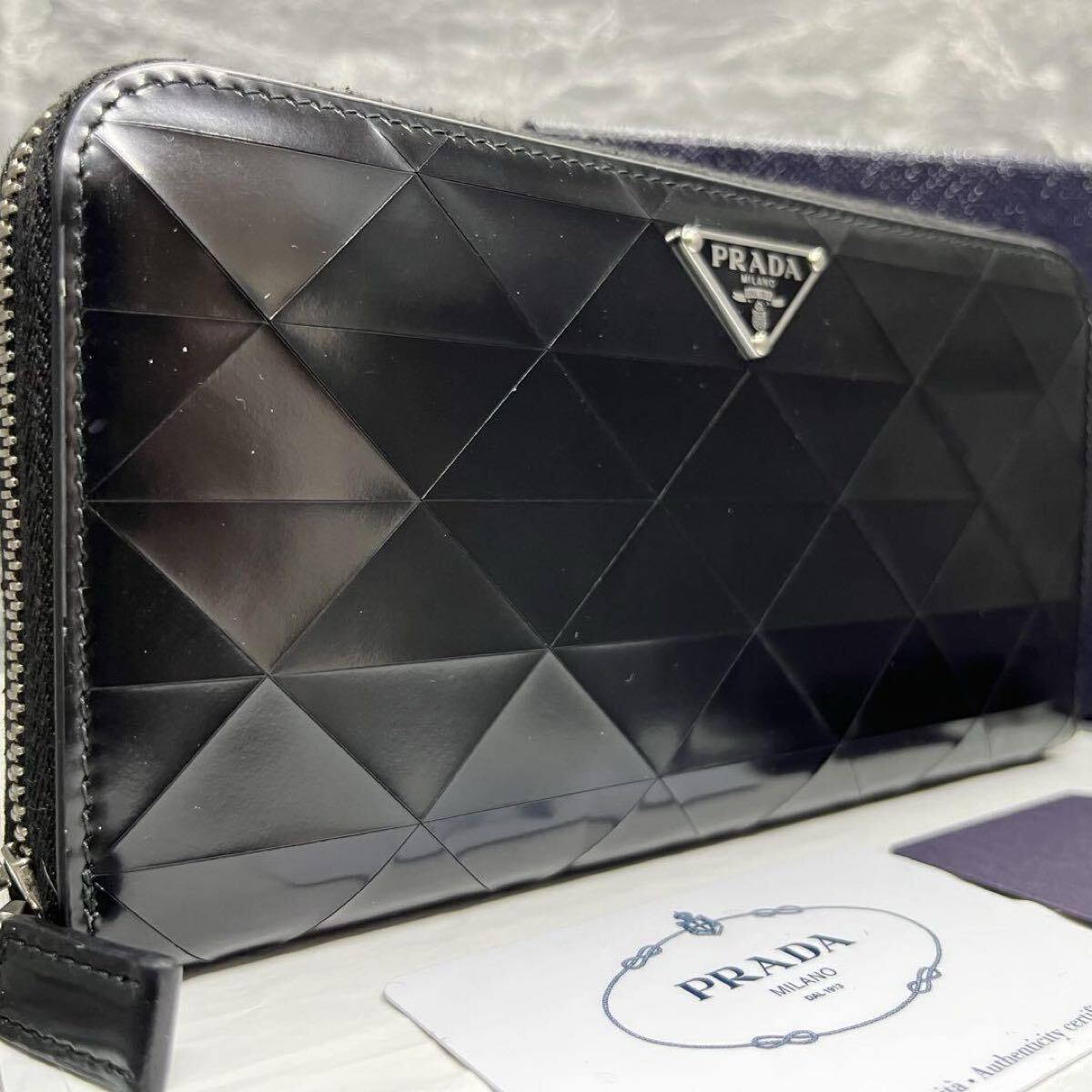 □現行/RFID搭載□ PRADA プラダ ブラッシュドレザー ジップ □現行/RFID搭載□ PRADA プラダ ブラッシュドレザー ジップ