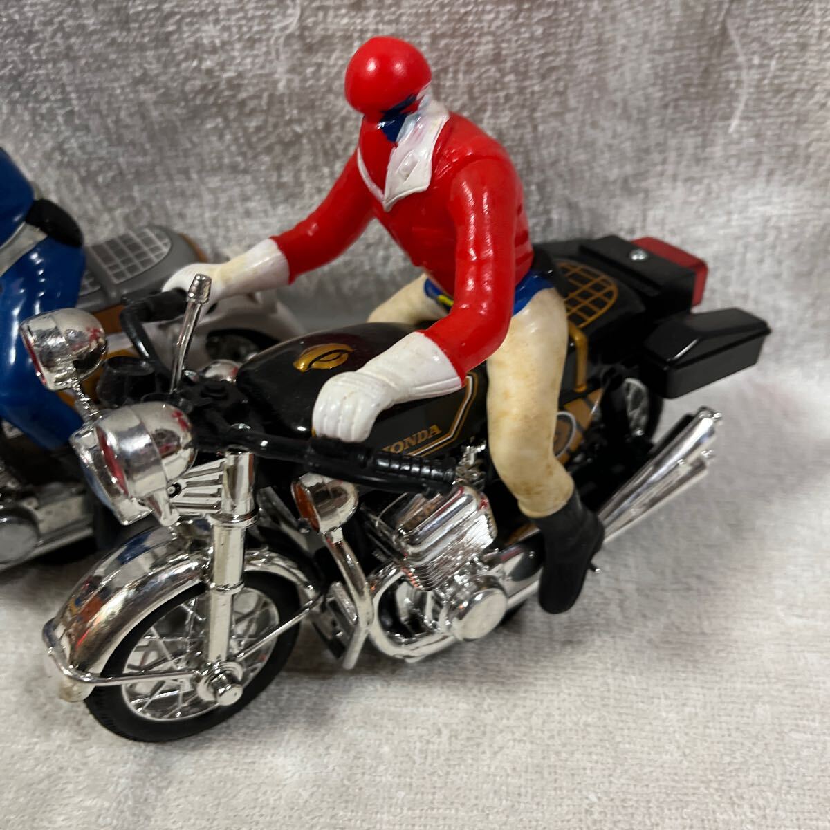 ホンダ 白バイ バイク おもちゃ ソフビ フィギュア 2台 バイク ホンダ 白バイ バイク おもちゃ ソフビ フィギュア 2台 バイク