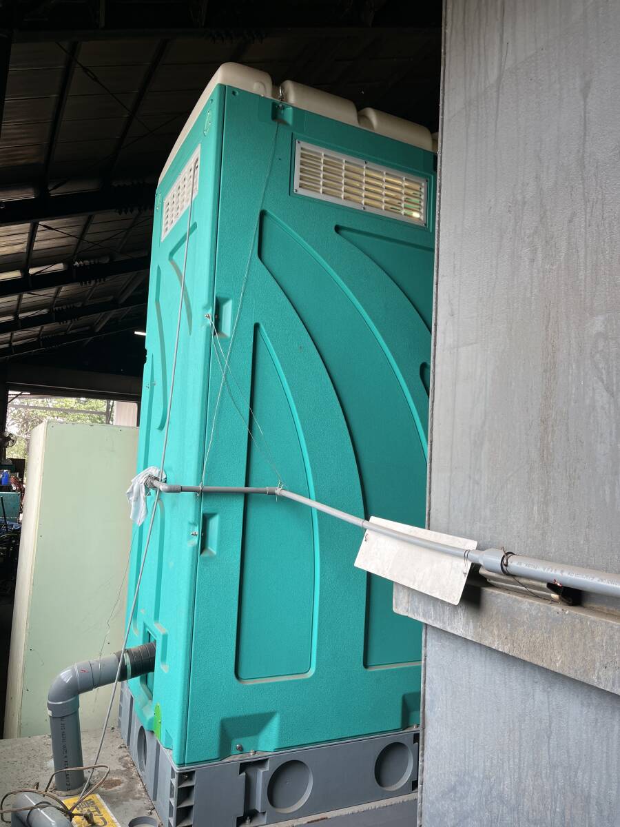 中古仮設トイレ 旭ハウス工業製 水洗式 AUG-FWR+15WS 洋式 壁 中古仮設トイレ 旭ハウス工業製 水洗式 AUG-FWR+15WS 洋式 壁