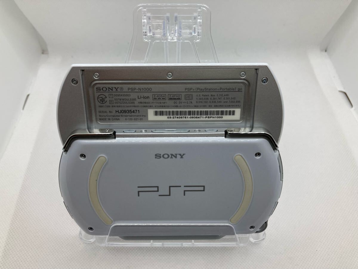 液晶新品 美品 PSPgoホワイト 充電器付き SONY ソニー 液晶新品 美品 PSPgoホワイト 充電器付き SONY ソニー