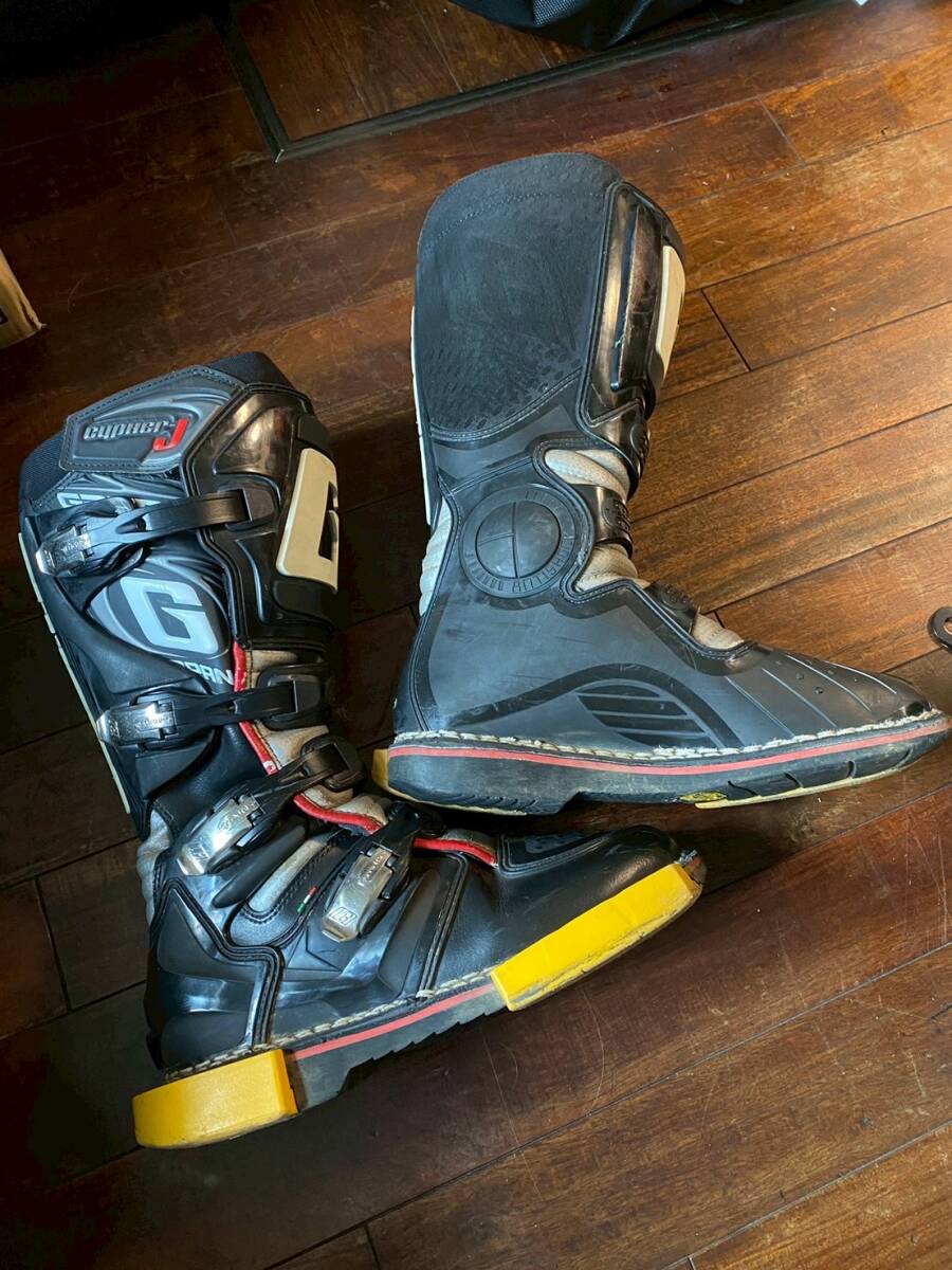 ガエルネ　サイファー　J　モタード　26.5ｃｍ　42　良品　モタード　ブーツ　レーシングブーツ　gaerne　　