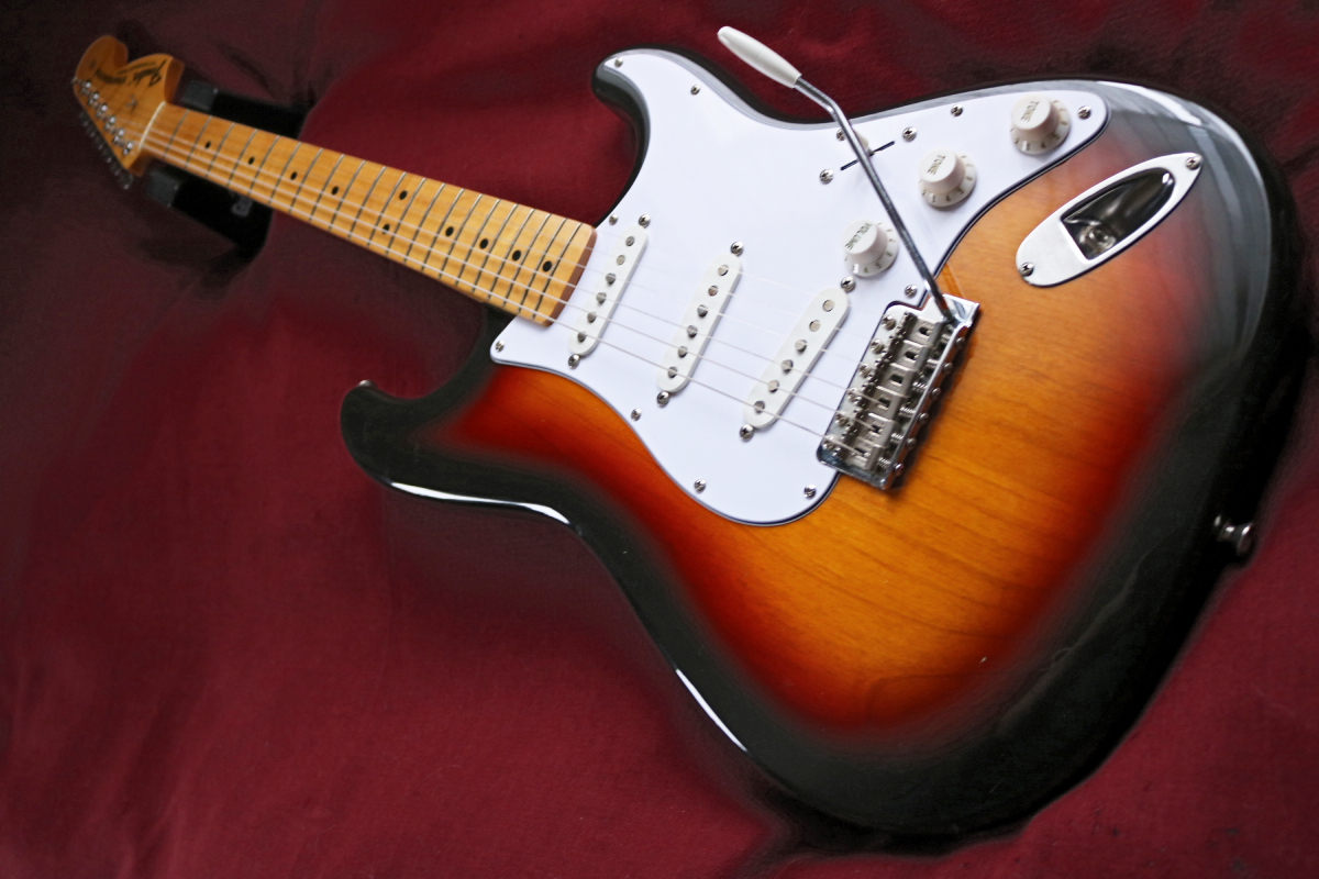Fender Japan】ST68-85TX(3TS)'68 Stratocaster 4点止めラージ Fender Japan】ST68-85TX(3TS)'68 Stratocaster 4点止めラージ