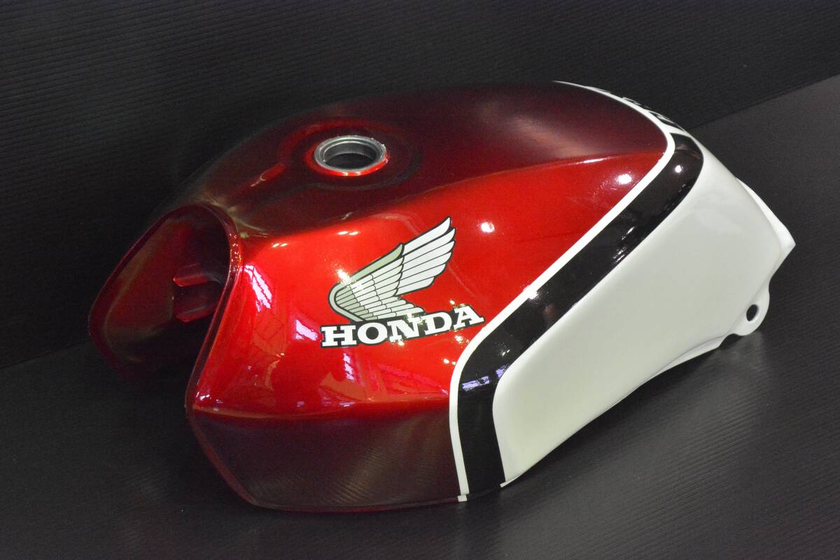 CBX400F CBX550F 外装系13点フルセット 新品/売切り 白/赤1型 CBX400F CBX550F 外装系13点フルセット 新品/売切り 白/赤1型