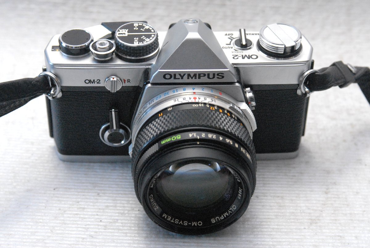 OLYMPUS オリンパス 人気の高級(jí)一眼レフカメラOM-2ボディ+（純正50mm単焦點(diǎn)レンズ1:1.4付） 希少な作動(dòng)品