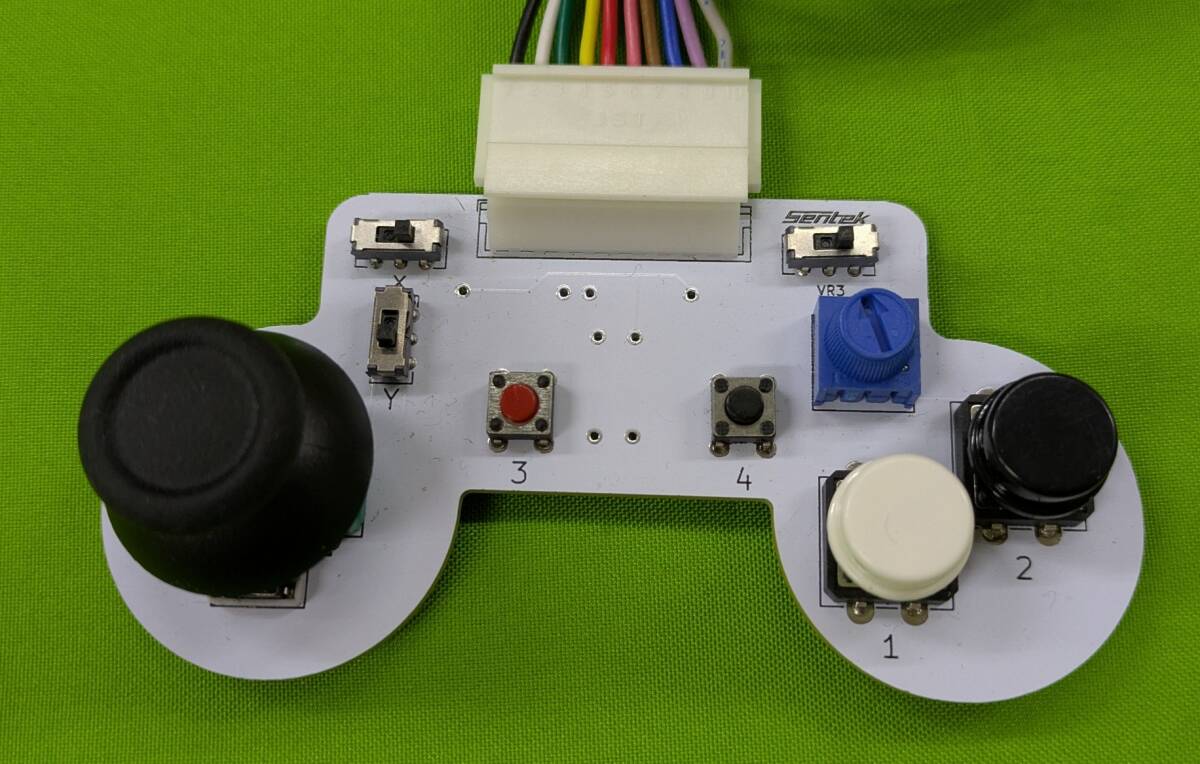 汎用簡易アナログコントローラー／小型パッドタイプ／アナログ３回路 スイッチ４個／ＤＩＹ向け