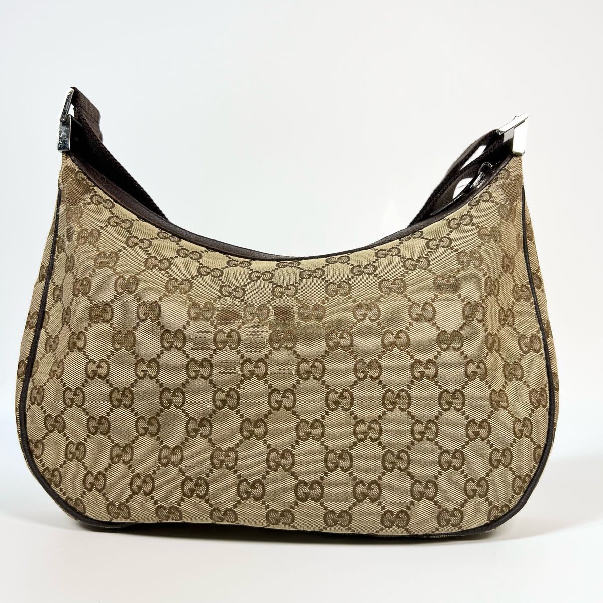 GUCCI グッチ ショルダーバッグ GGキャンバス ハーフムーン 斜め GUCCI グッチ ショルダーバッグ GGキャンバス ハーフムーン 斜め