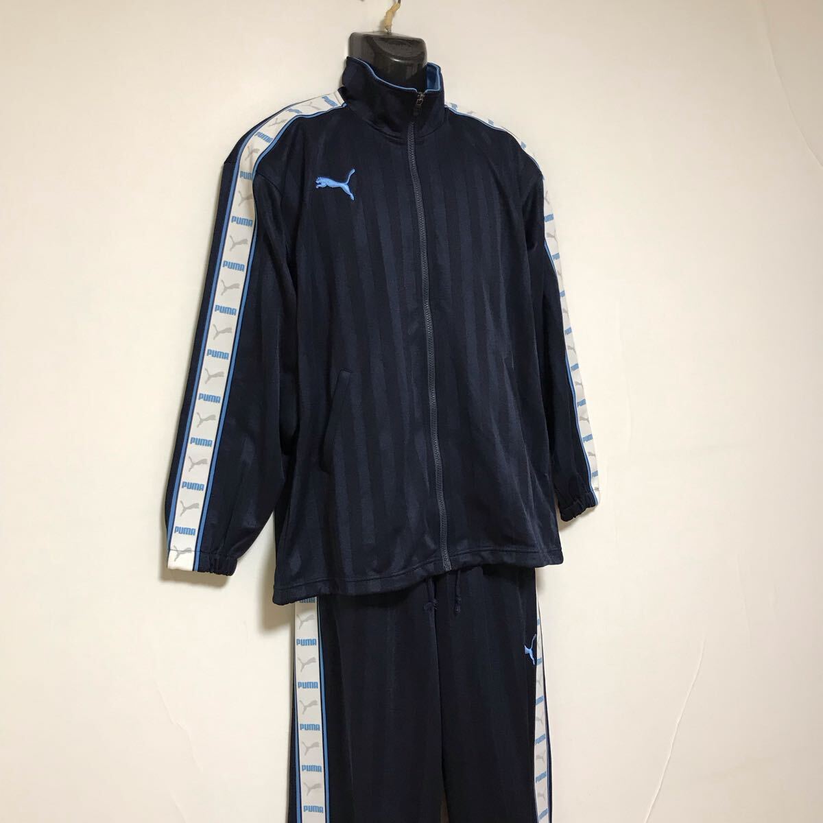 ほぼ未使用☆PUMA/プーマ☆セットアップジャージ/上下セット☆紺 ほぼ未使用☆PUMA/プーマ☆セットアップジャージ/上下セット☆紺