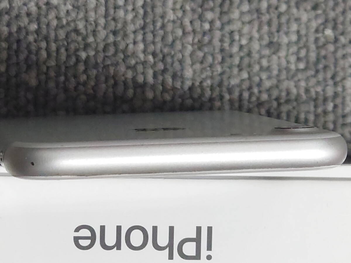 1円スタート iphone7 32GB MNCF2J/A シルバー docomo 中古