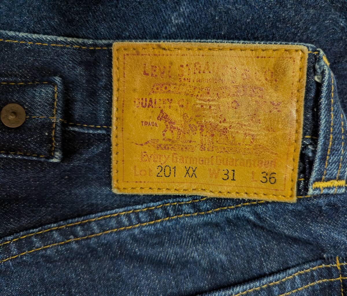 リーバイス LEVIS 201XX 濃紺 米国製 ビンテージ 復刻版 W31 赤 リーバイス LEVIS 201XX 濃紺 米国製 ビンテージ 復刻版 W31 赤
