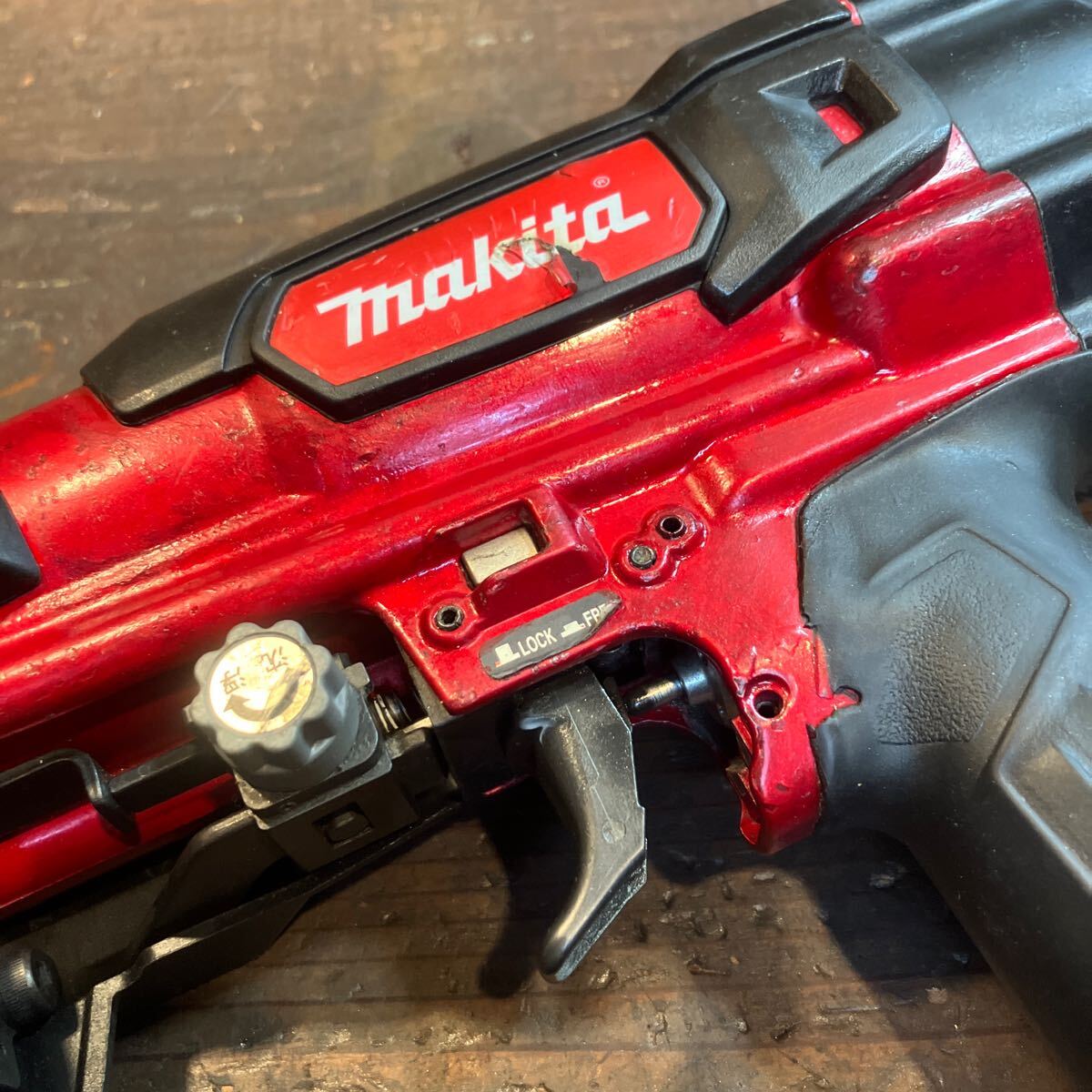 7日保証整備品】消耗部品多数交換 makita マキタAR411HR 高圧 7日保証整備品】消耗部品多数交換 makita マキタAR411HR 高圧