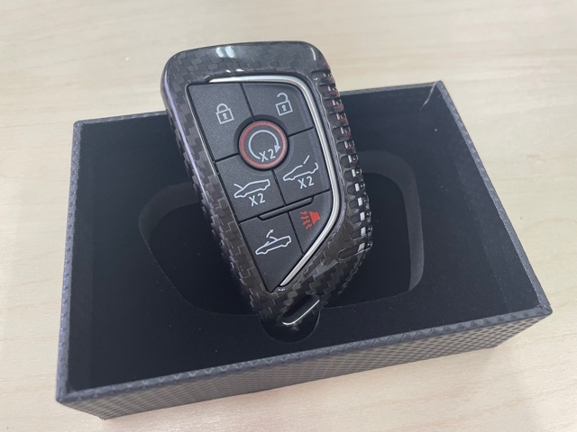【送料無料！！】本體傷防止にも　コルベット　C8　キーケース　キーカバー　カーボン?。ē`ボンカバーのみ）　シボレー