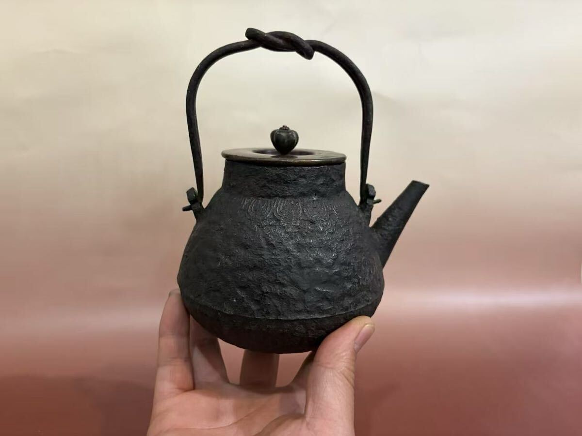 鉄瓶 龍文堂造 小振 煎茶道具 茶道具 金属工芸 急須 時代物 湯沸 鉄瓶 龍文堂造 小振 煎茶道具 茶道具 金属工芸 急須 時代物 湯沸