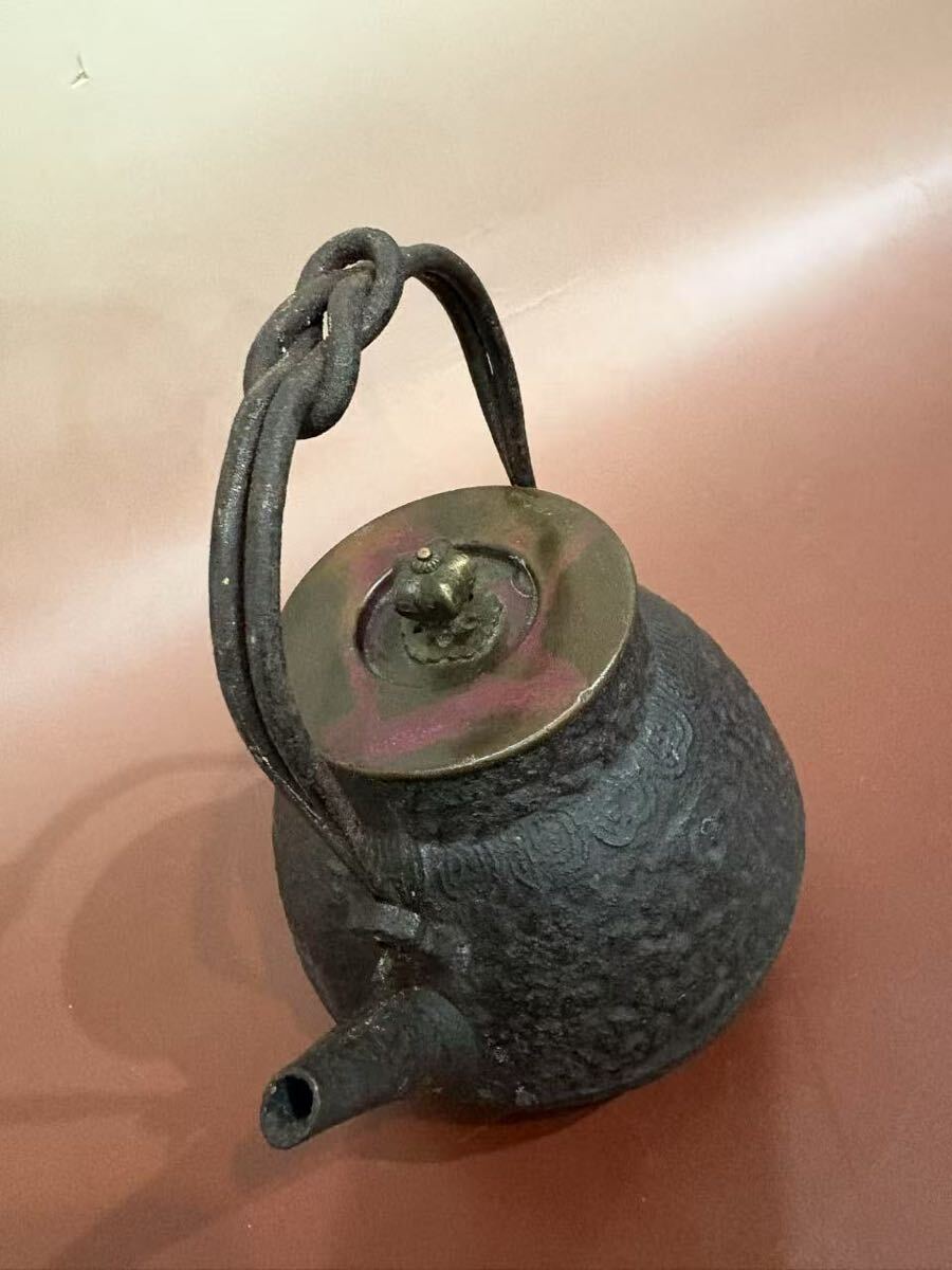 鉄瓶 龍文堂造 小振 煎茶道具 茶道具 金属工芸 急須 時代物 湯沸 鉄瓶 龍文堂造 小振 煎茶道具 茶道具 金属工芸 急須 時代物 湯沸