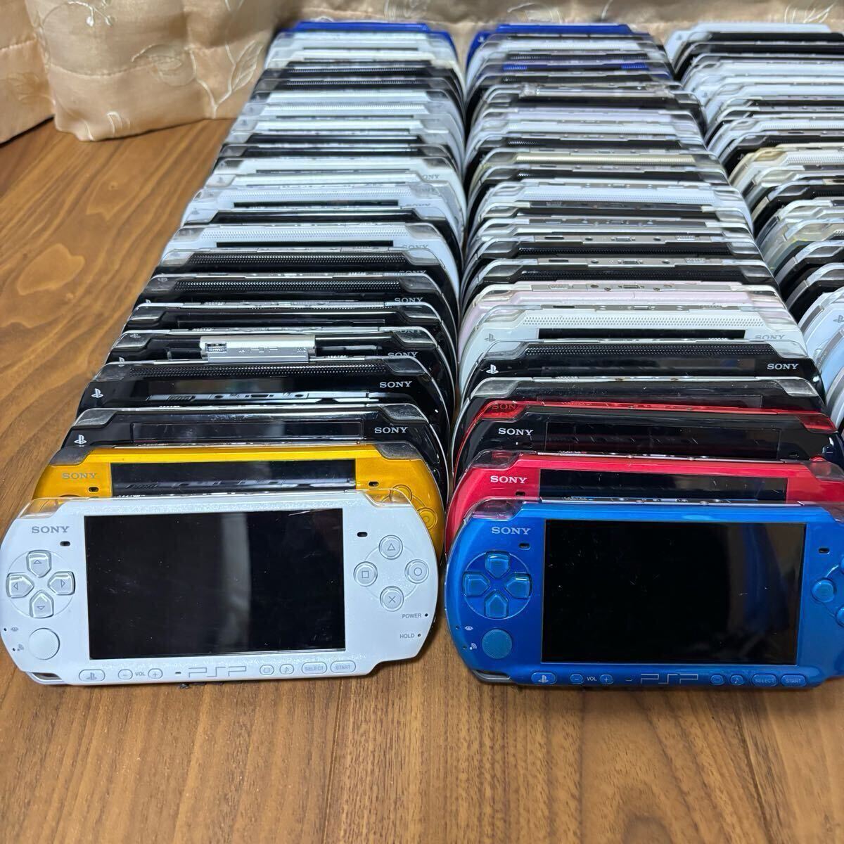 100台 SONY PSP-3000 ソニー プレイステーションポータブル 他 100台 SONY PSP-3000 ソニー プレイステーションポータブル 他