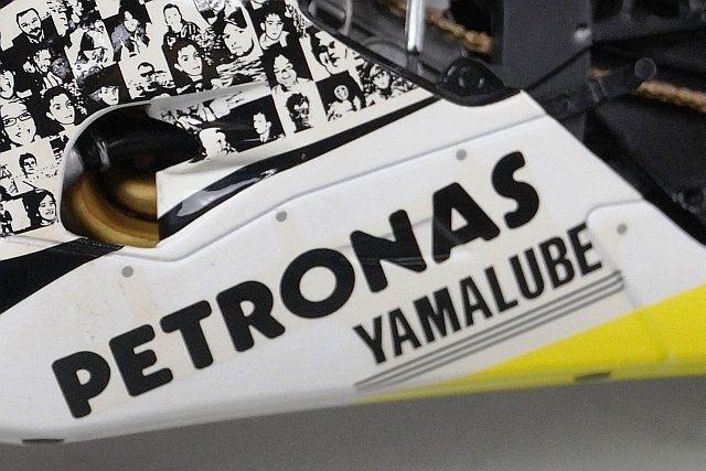ミニチャンプス PMA 1/12 Yamaha ヤマハ YZR-M1 V.ロッシ ミニチャンプス PMA 1/12 Yamaha ヤマハ YZR-M1 V.ロッシ