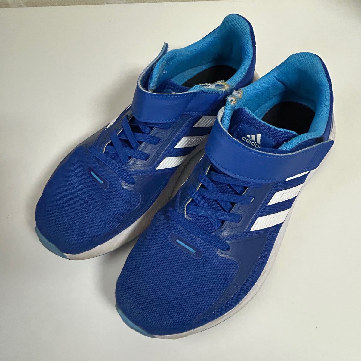 adidas アディダス スニーカー ランニングシューズ　24cm