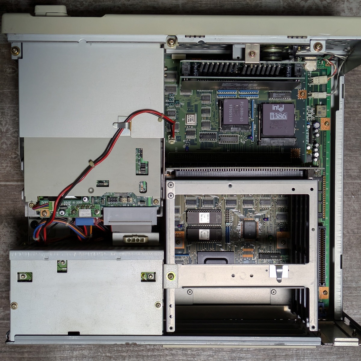 NEC PC-9801RA2 本体+純正キーボード メモリ4.6MB PC-9801-65 NEC PC-9801RA2 本体+純正キーボード メモリ4.6MB PC-9801-65