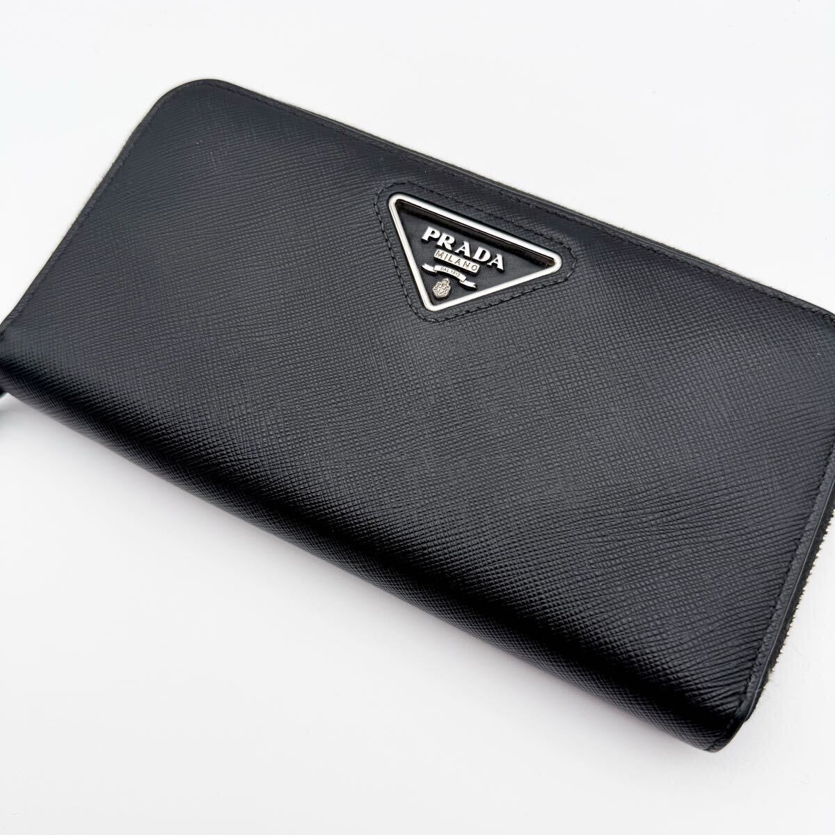 RFID搭載/希少/極美品】 PRADA プラダ 三角ロゴ サフィアーノ RFID搭載/希少/極美品】 PRADA プラダ 三角ロゴ サフィアーノ