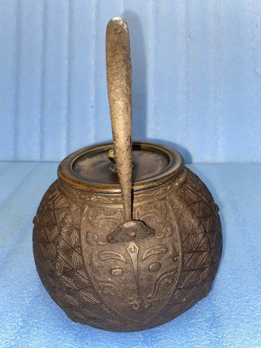 ☆時代龍文堂造 饕餮紋 鉄瓶 煎茶道具(鉄瓶)|売買された ☆時代龍文堂造 饕餮紋 鉄瓶 煎茶道具(鉄瓶)|売買された