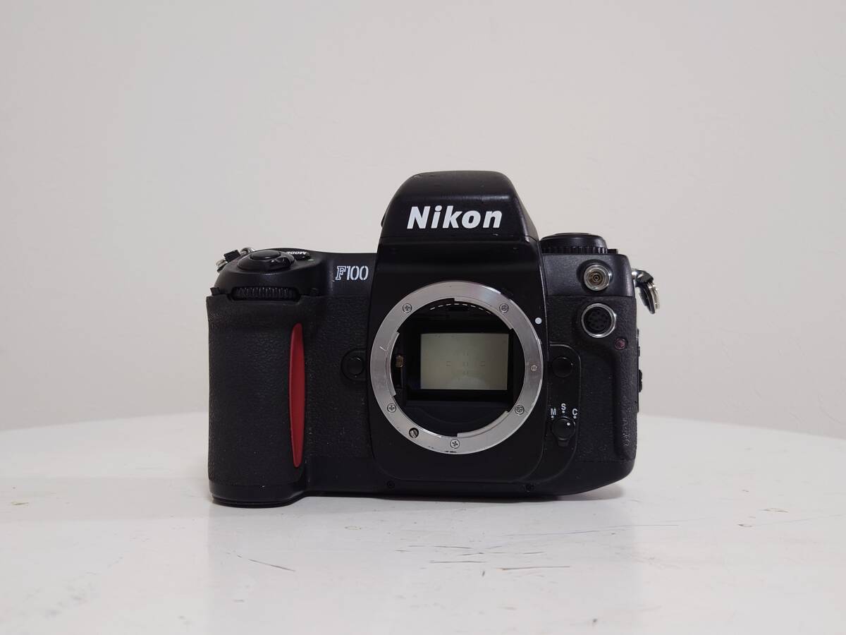 Nikon F100 + AF NIKKOR 50mm 1:1.4 D Lens ニコン カメラ Nikon F100 + AF NIKKOR 50mm 1:1.4 D Lens ニコン カメラ