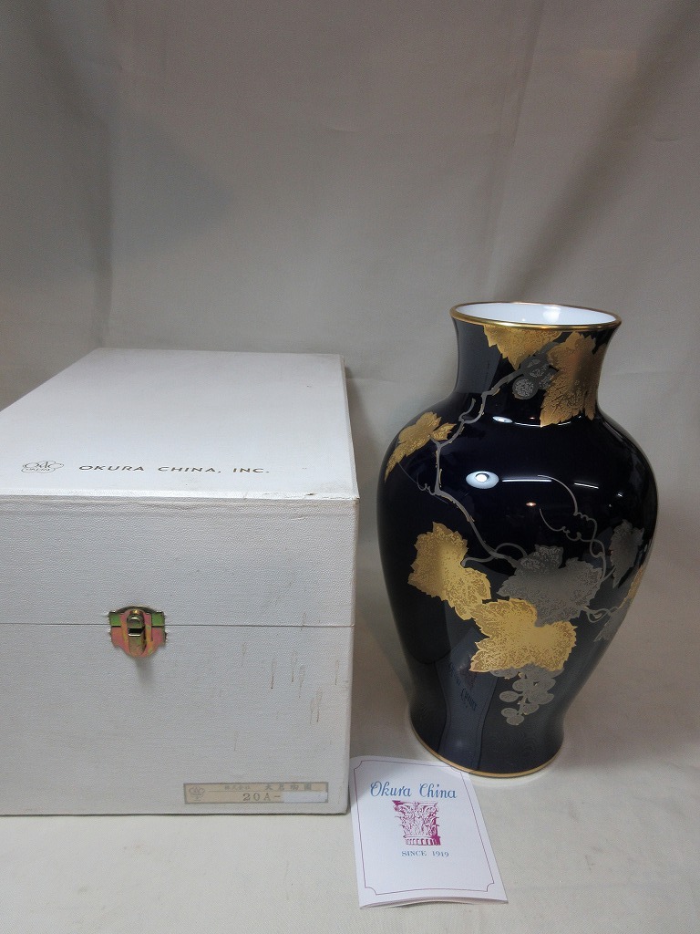 大倉陶園 花瓶 瑠璃 金銀彩 葡萄文 高さ28.5cm(大倉陶園)|売買 大倉陶園 花瓶 瑠璃 金銀彩 葡萄文 高さ28.5cm(大倉陶園)|売買
