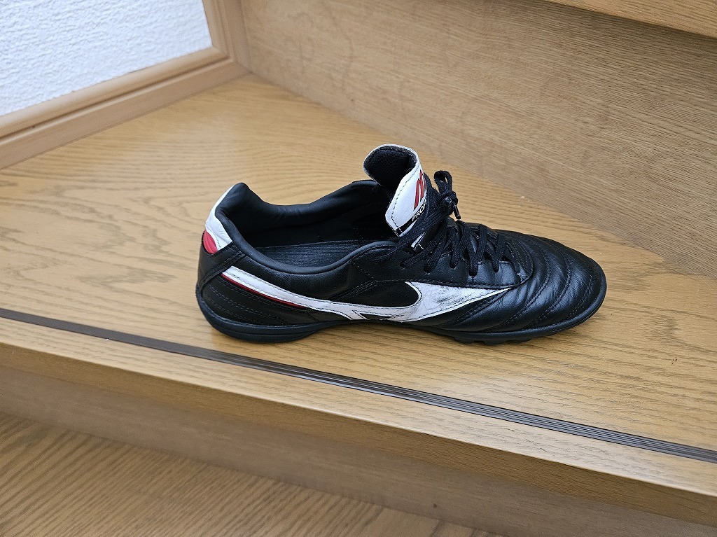 ☆ミズノ モレリアTF トレーニングシューズ 25.5cm 中古品 ☆ミズノ モレリアTF トレーニングシューズ 25.5cm 中古品