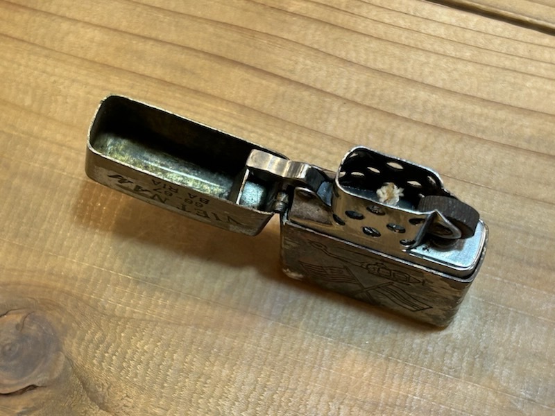 送料430円】1966年製 ベトナムジッポー 本物 ヘリコプター ZIPPO 送料430円】1966年製 ベトナムジッポー 本物 ヘリコプター ZIPPO
