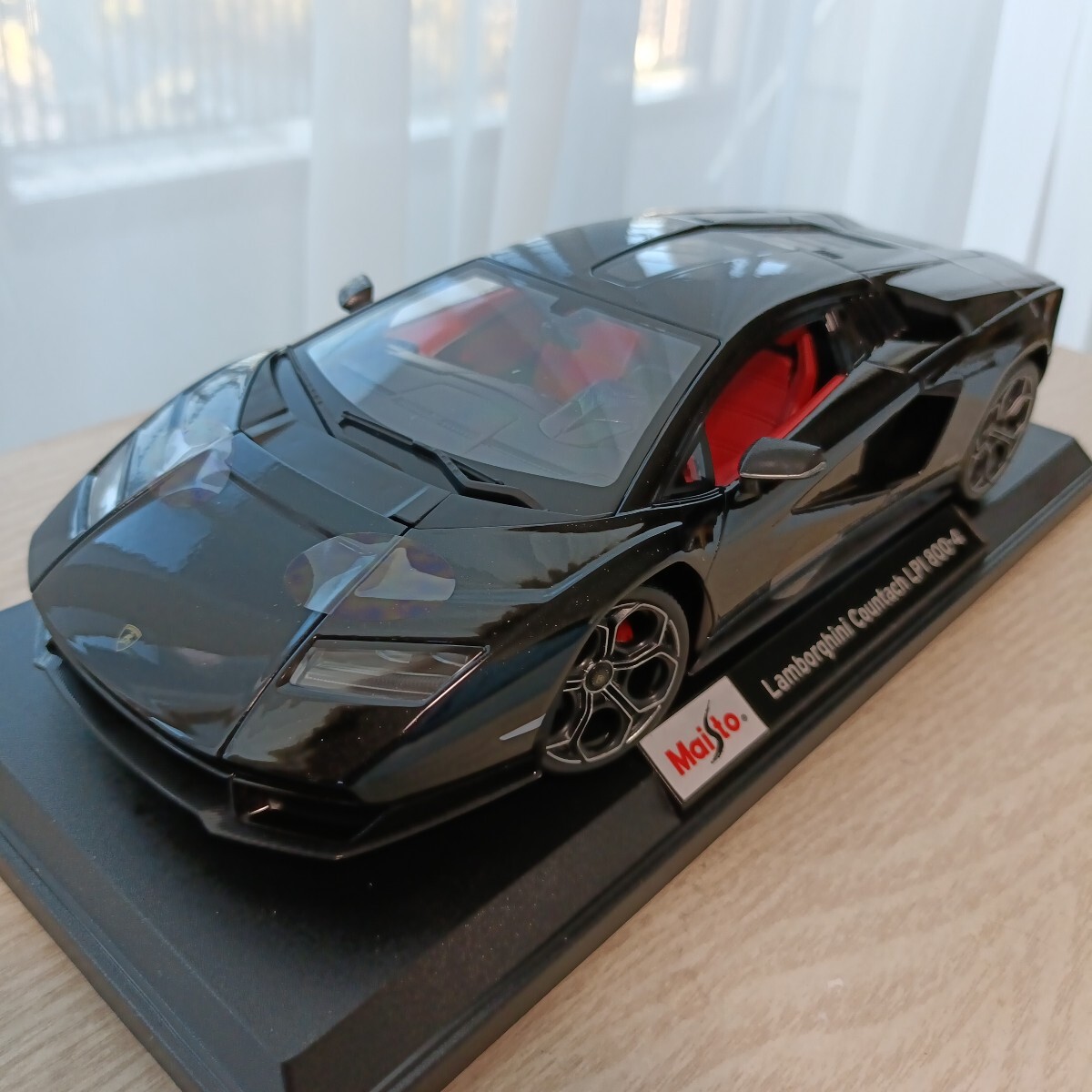 【未使用】【送料込み】Maisto Lamborghini Countach LPI 800-4 マイスト ランボルギーニ
