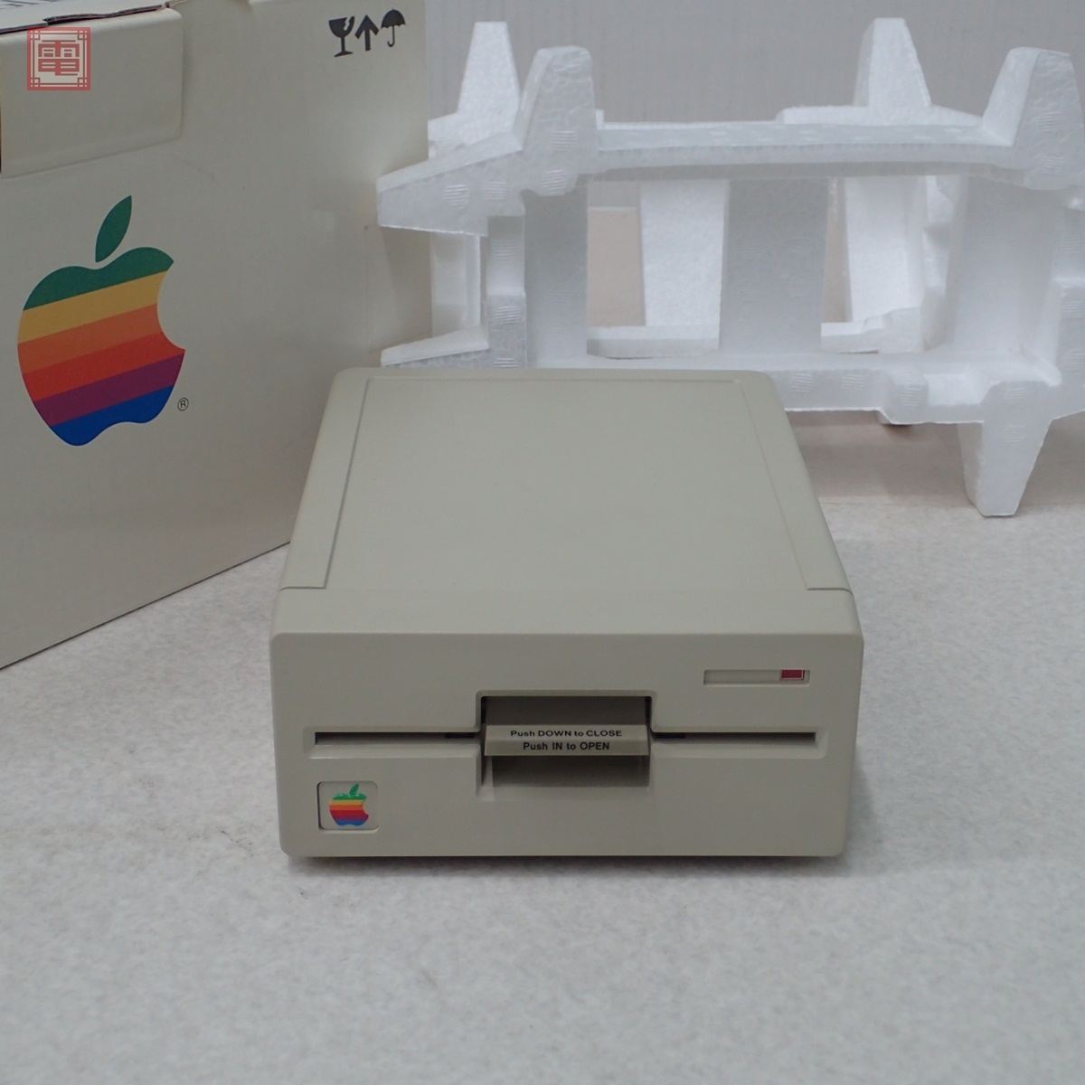 Apple II 外付け5インチFDD UniDisk (A9M0104) アップル 箱付 Apple II 外付け5インチFDD UniDisk (A9M0104) アップル 箱付