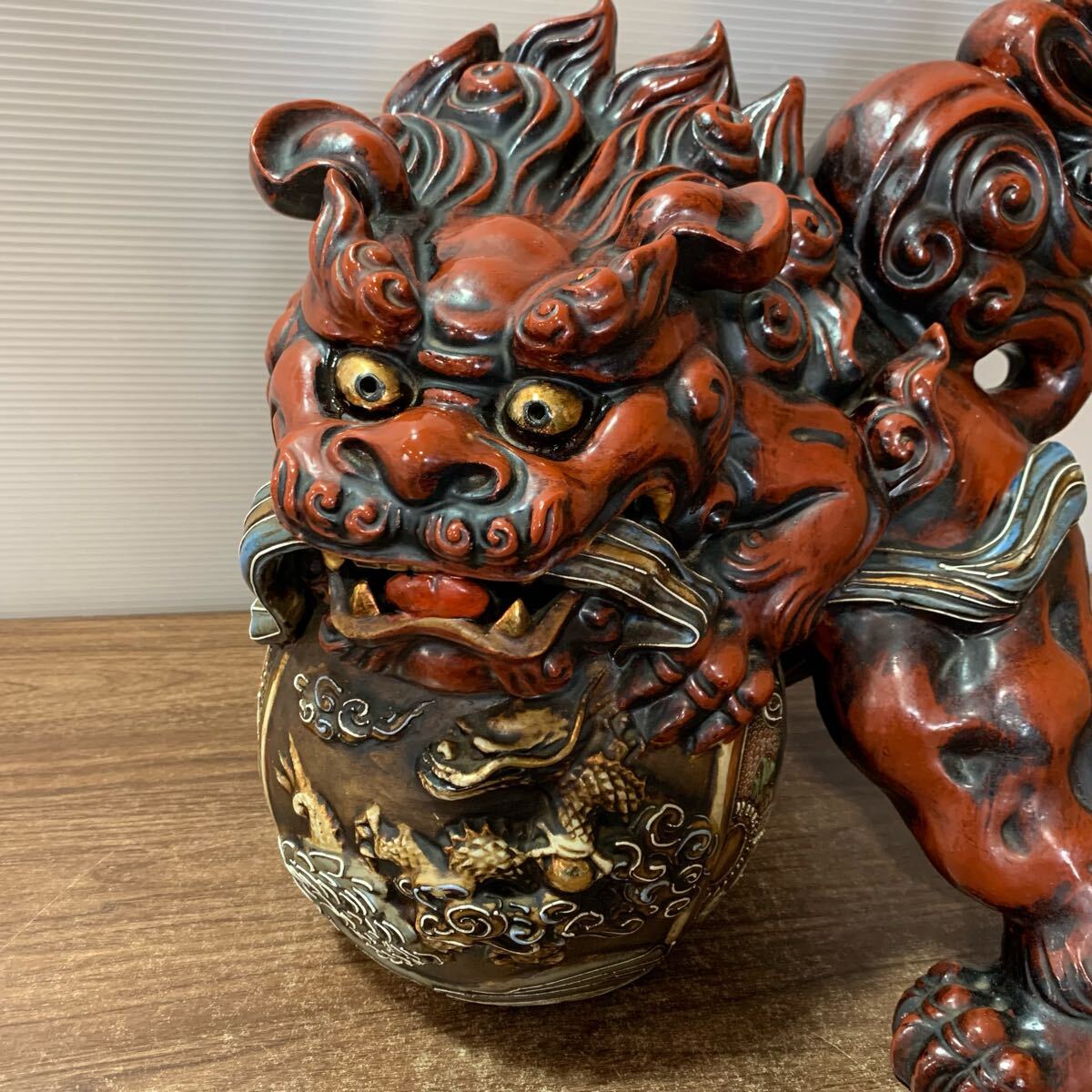 九谷焼 須栄義 玉乗り獅子 色絵 置物 魔除け 赤色 骨董品 古美術 九谷焼 須栄義 玉乗り獅子 色絵 置物 魔除け 赤色 骨董品 古美術
