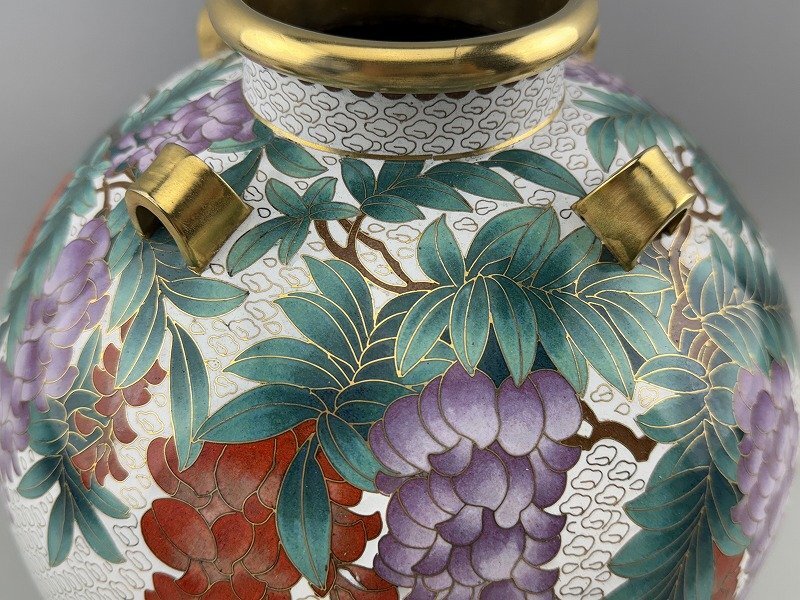 25040912七宝焼 壷 北京景泰藍款 金糸象嵌 藤花草文細工彫絵 胴 25040912七宝焼 壷 北京景泰藍款 金糸象嵌 藤花草文細工彫絵 胴