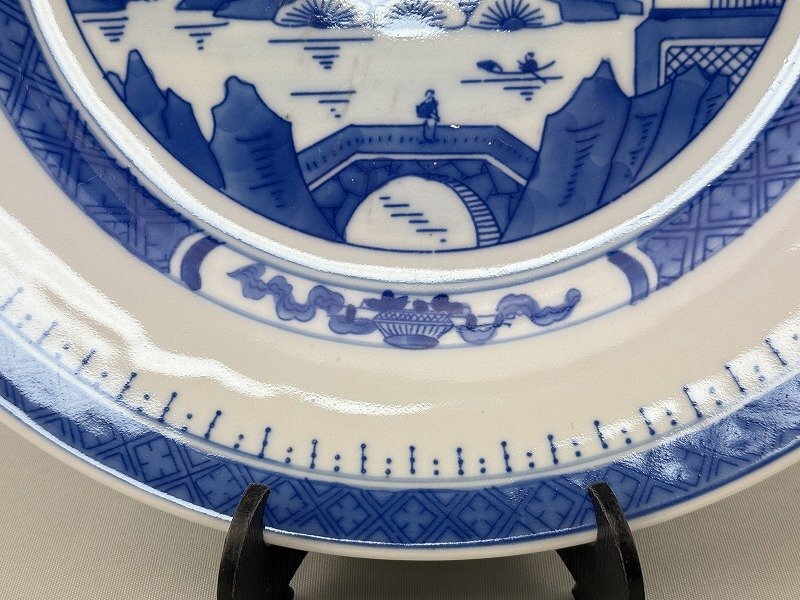25041007青花染付皿 景徳鎮製款 山水楼閣風景図絵 径25.5㎝ 中国 25041007青花染付皿 景徳鎮製款 山水楼閣風景図絵 径25.5㎝ 中国
