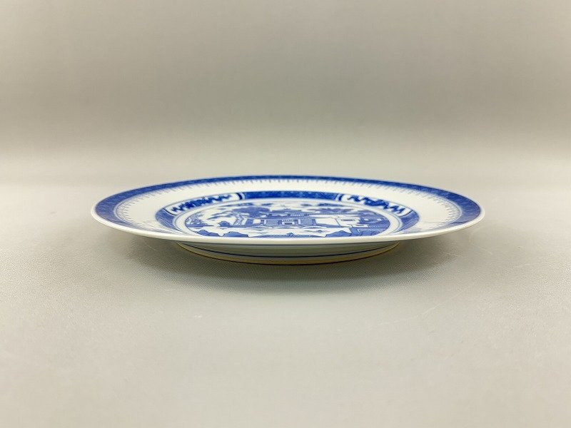 25041007青花染付皿 景徳鎮製款 山水楼閣風景図絵 径25.5㎝ 中国 25041007青花染付皿 景徳鎮製款 山水楼閣風景図絵 径25.5㎝ 中国