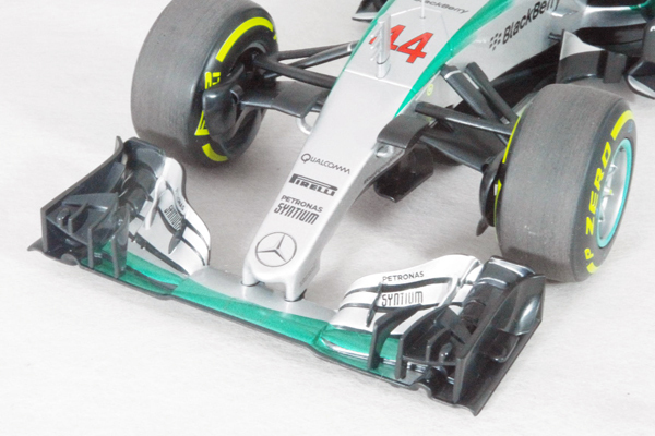 ● 1/18 メルセデス AMG 〓 W 06 ハイブリッド / ルイス?ハミルトン【 2015年 ワールド チャンピオン 】〓 Mercedes AMG MINICHAMPS