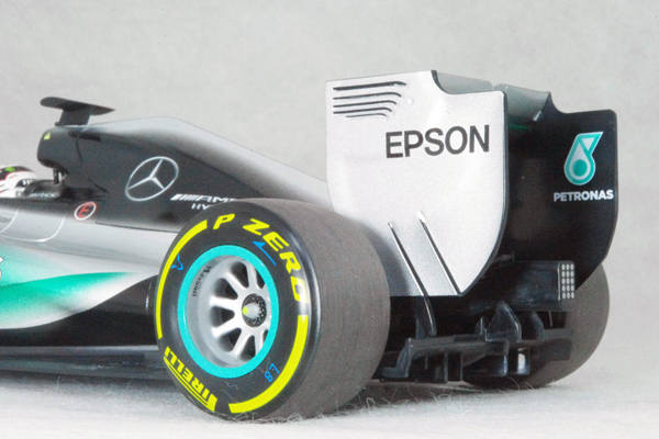 ● 1/18 メルセデス AMG 〓 W 06 ハイブリッド / ルイス?ハミルトン【 2015年 ワールド チャンピオン 】〓 Mercedes AMG MINICHAMPS