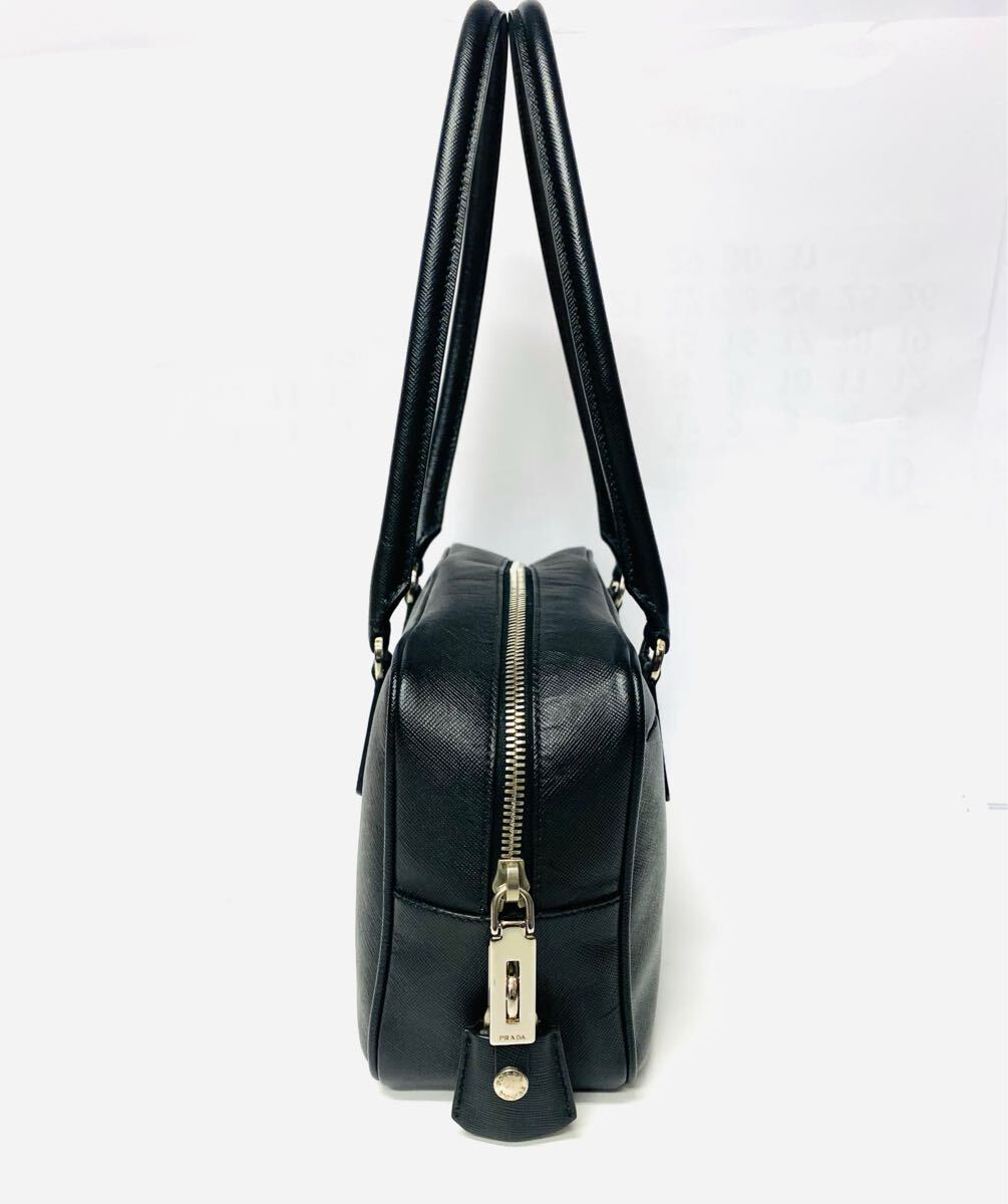 美品 PRADA プラダ ミニボストン サフィアーノ 肩掛け 三角ロゴ 美品 PRADA プラダ ミニボストン サフィアーノ 肩掛け 三角ロゴ