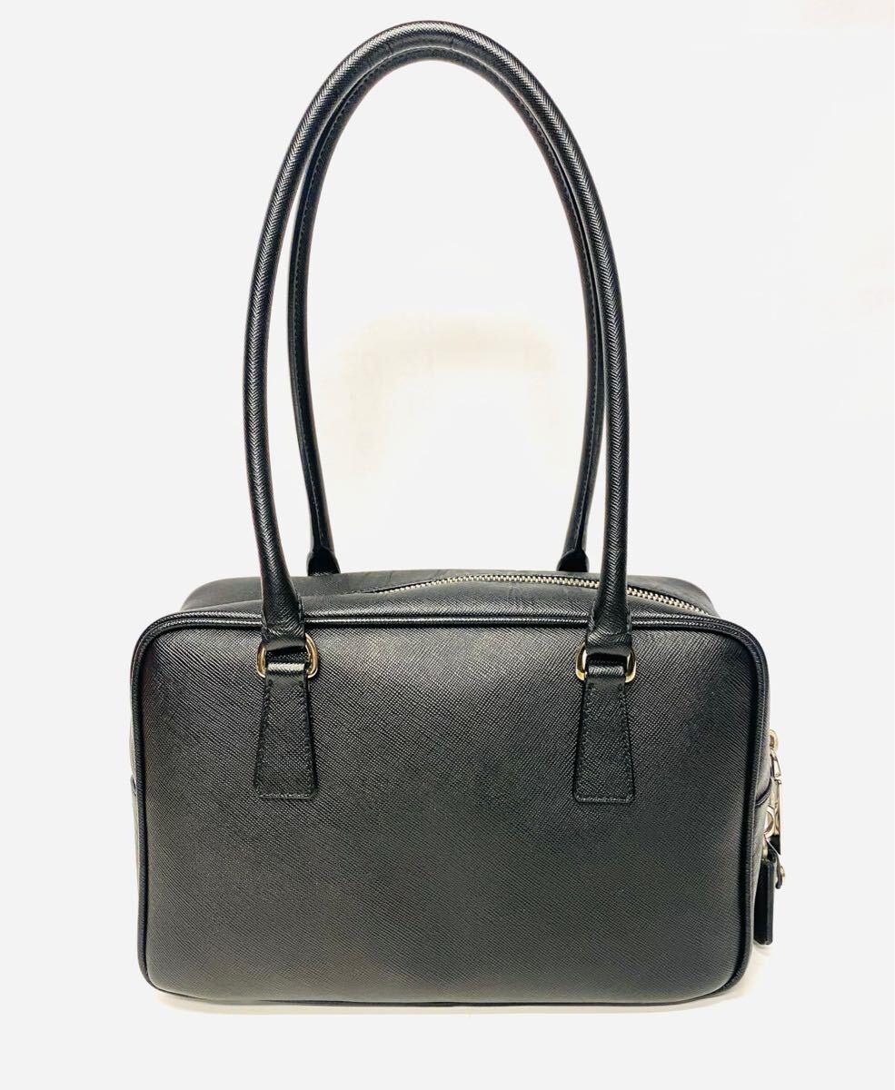美品 PRADA プラダ ミニボストン サフィアーノ 肩掛け 三角ロゴ 美品 PRADA プラダ ミニボストン サフィアーノ 肩掛け 三角ロゴ
