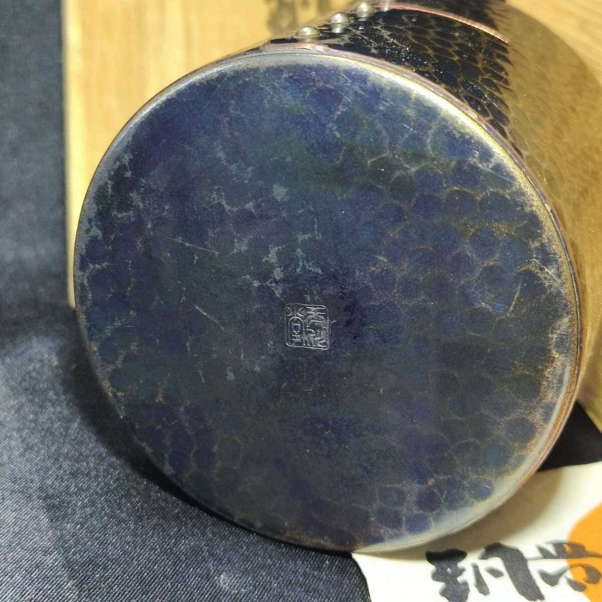 茶道具 玉川堂 鎚起銅器 鋲打茶筒 共箱 栞 未使用美品 無形文化 茶道具 玉川堂 鎚起銅器 鋲打茶筒 共箱 栞 未使用美品 無形文化
