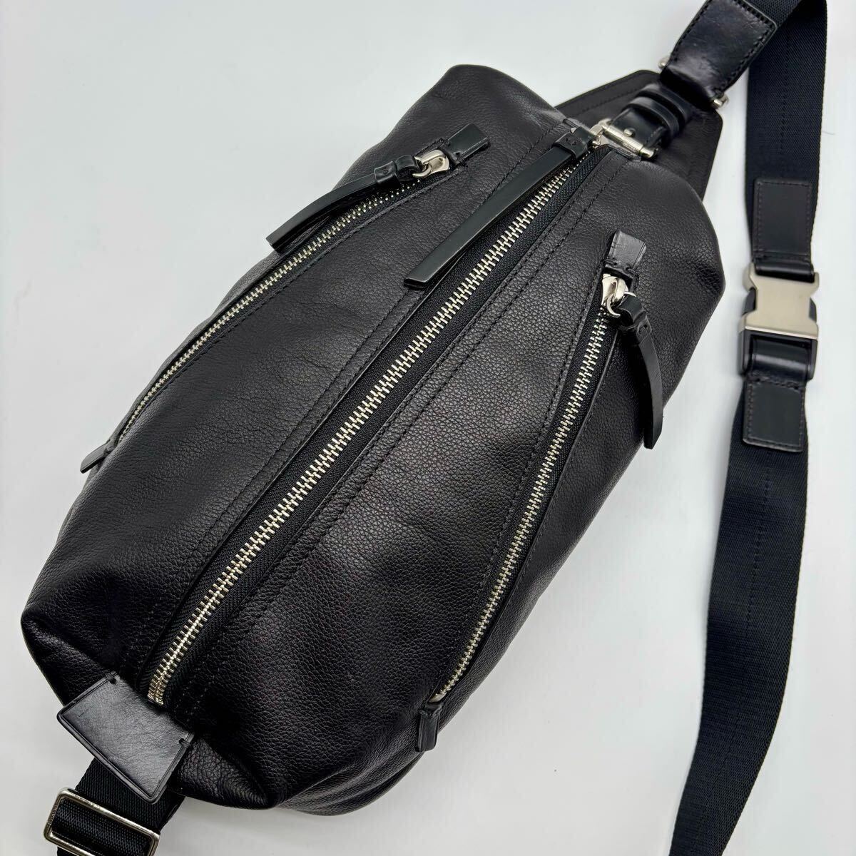 美品 COACH コーチ トンプソン ボディバッグ ビジネスバッグ 美品 COACH コーチ トンプソン ボディバッグ ビジネスバッグ