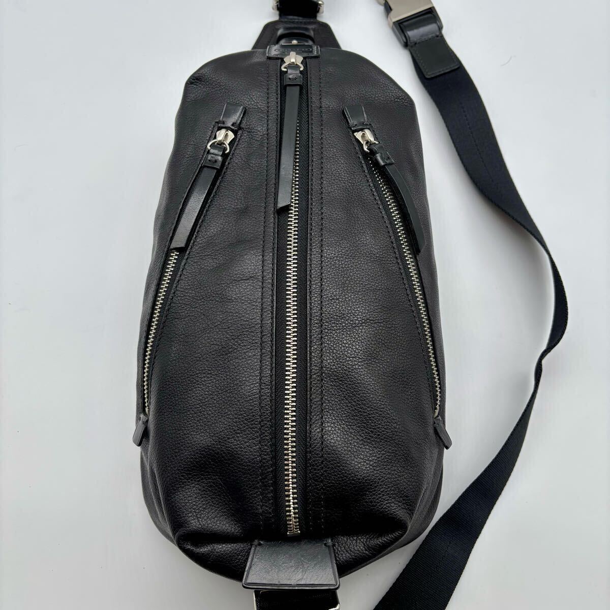 美品 COACH コーチ トンプソン ボディバッグ ビジネスバッグ 美品 COACH コーチ トンプソン ボディバッグ ビジネスバッグ