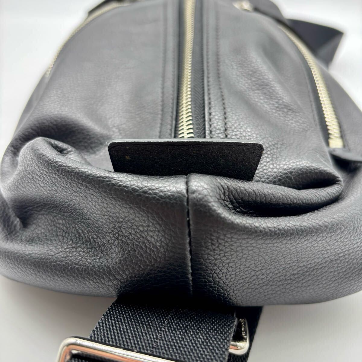 美品 COACH コーチ トンプソン ボディバッグ ビジネスバッグ 美品 COACH コーチ トンプソン ボディバッグ ビジネスバッグ