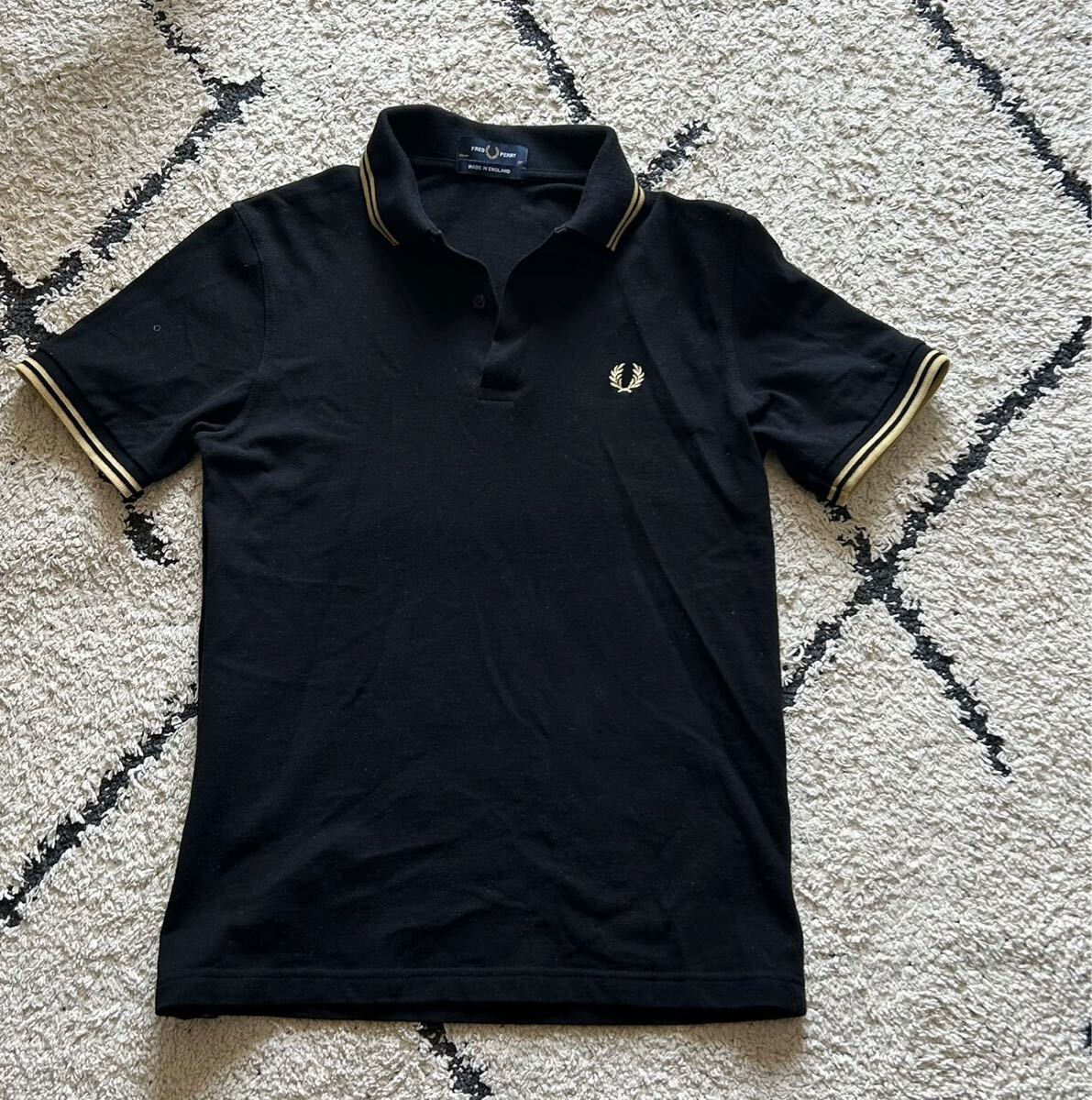 FRED PERRY FRED PERRY 黒 ポロシャツ 黄色 人気 サイズ38 FRED PERRY FRED PERRY 黒 ポロシャツ 黄色 人気 サイズ38