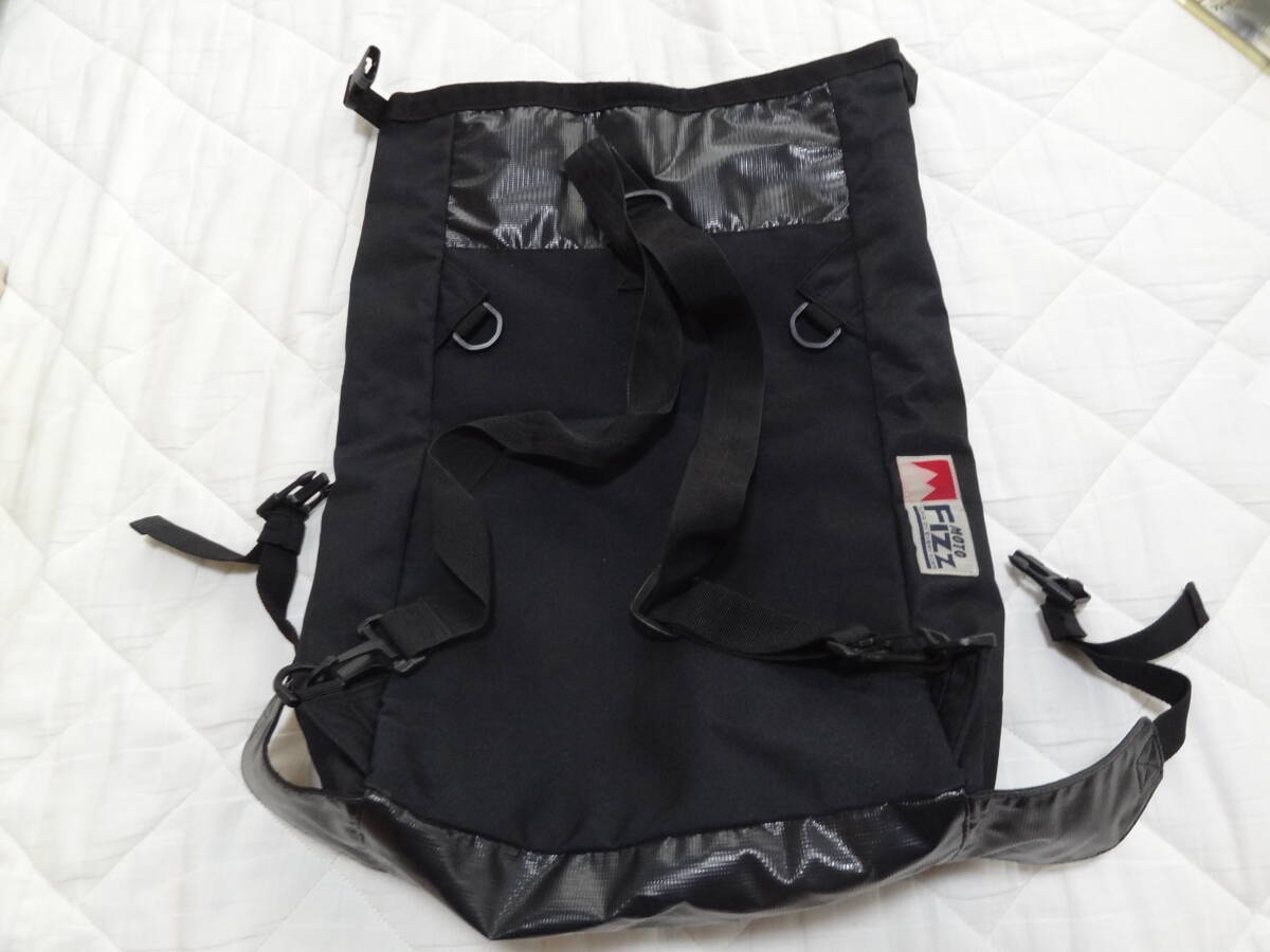 中古品　モトフィズ　MFK151 MOTO FIZZ 防水バッグ　デイパック　リュックサック　おしゃれ　クロスカブハンターカブ　雨天　梅雨