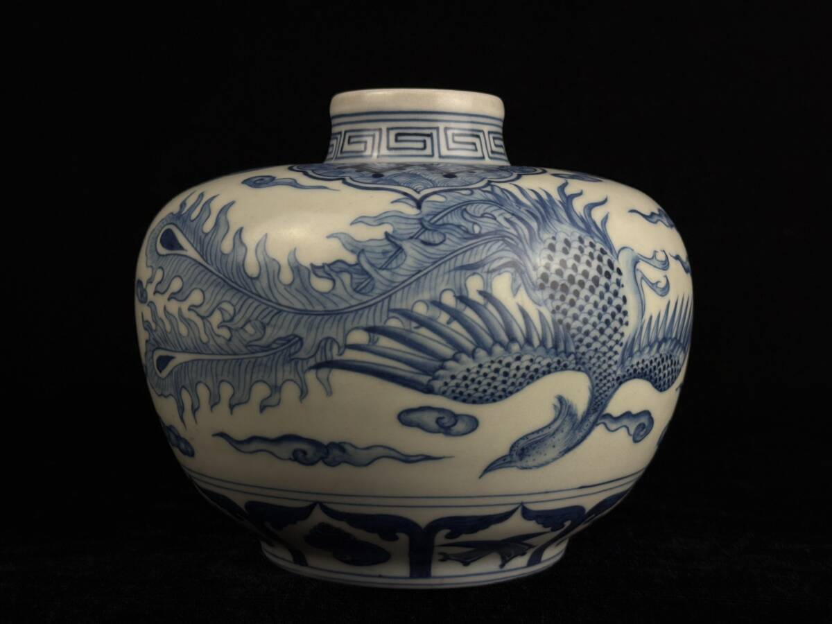 中国美術 染付壺 雷紋青海波 鳳凰飛翔図 高さ14.3cm[検索/大清 中国美術 染付壺 雷紋青海波 鳳凰飛翔図 高さ14.3cm[検索/大清