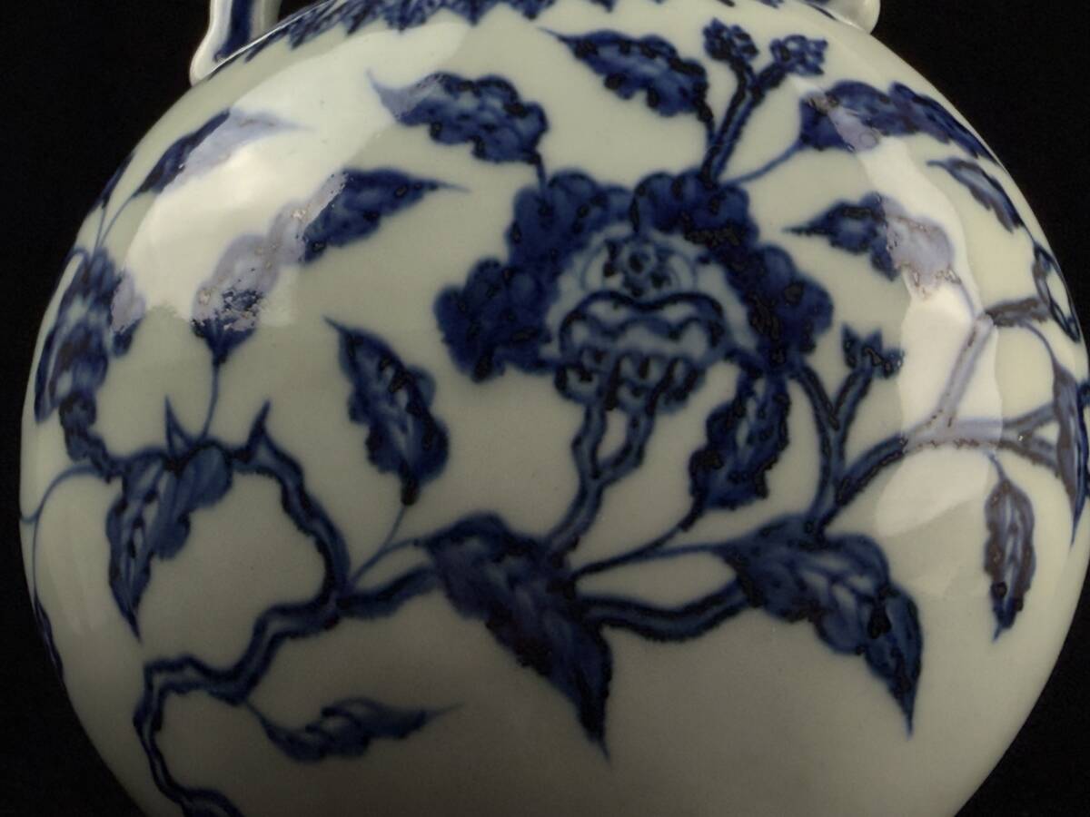 中国美術 染付扁壺 唐草紋 図 高さ18.6cm[検索/宣徳年製 銘 景 中国美術 染付扁壺 唐草紋 図 高さ18.6cm[検索/宣徳年製 銘 景