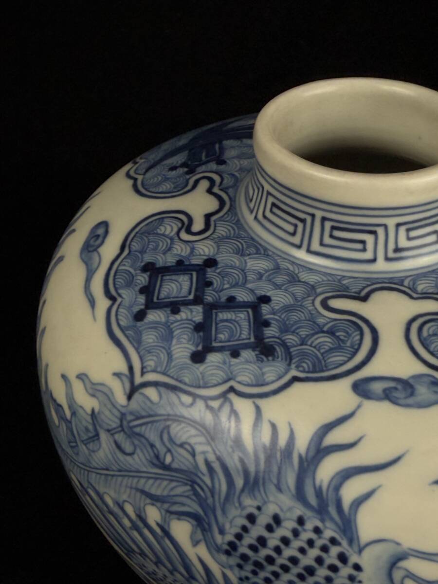 中国美術 染付壺 雷紋青海波 鳳凰飛翔図 高さ14.3cm[検索/大清 中国美術 染付壺 雷紋青海波 鳳凰飛翔図 高さ14.3cm[検索/大清