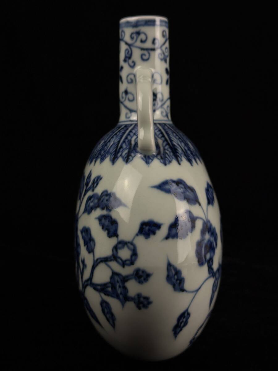 中国美術 染付扁壺 唐草紋 図 高さ18.6cm[検索/宣徳年製 銘 景 中国美術 染付扁壺 唐草紋 図 高さ18.6cm[検索/宣徳年製 銘 景