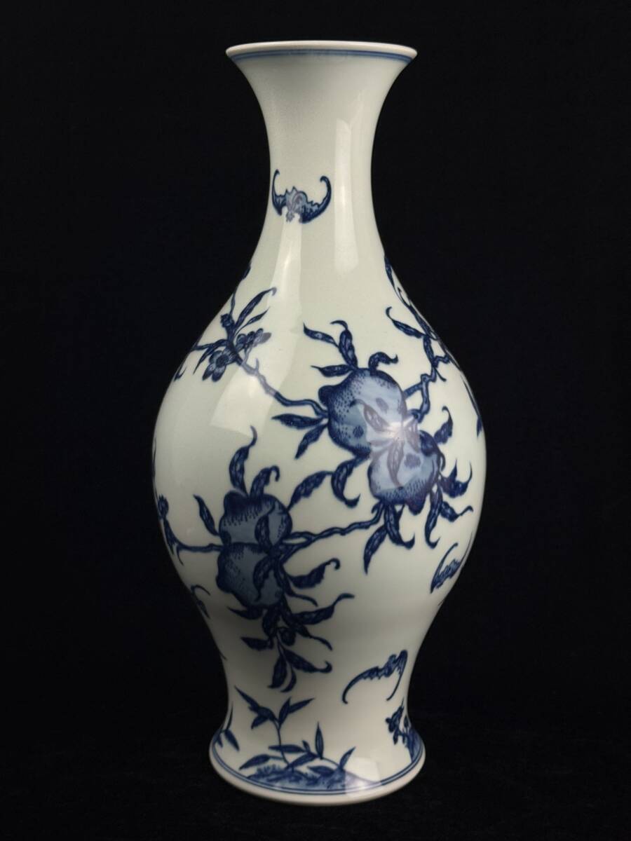 中国美術 染付花瓶 蝙蝠柘榴図 高さ40.2cm[検索/大清雍正年製 中国美術 染付花瓶 蝙蝠柘榴図 高さ40.2cm[検索/大清雍正年製
