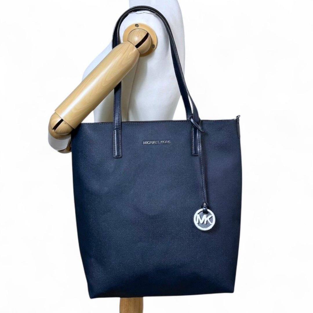 美品 MICHEAL KORS マイケルコース トートバッグ ネイビー 美品 MICHEAL KORS マイケルコース トートバッグ ネイビー